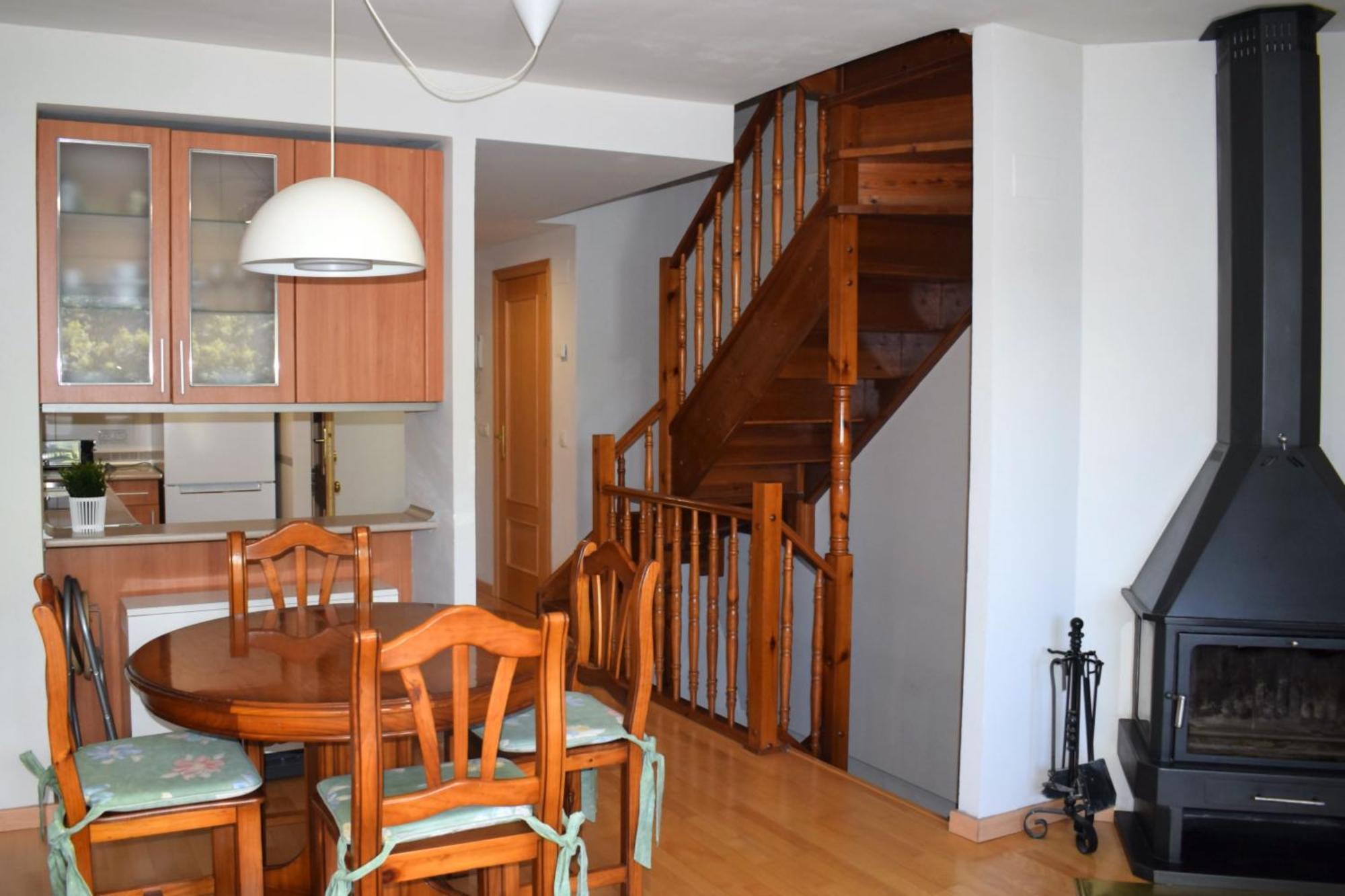 Argualas Triplex Con Piscina Пантикоса Екстериор снимка